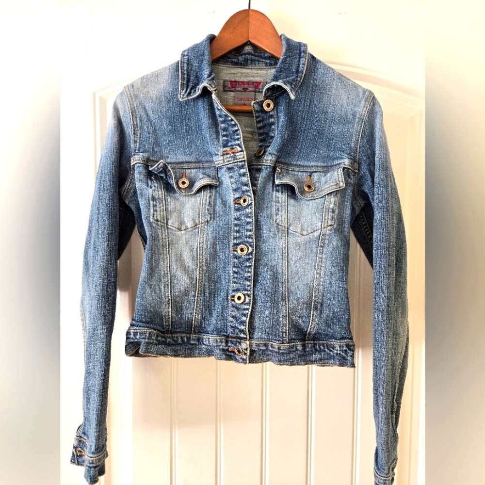 Silver Jeans denim jacket size small womens.